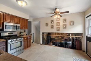 900 Carol Ln, Crete, IL 60417 - Photo 8