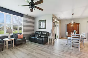 979 Crestview Ln, Pingree Grove, IL 60140 - Photo 10