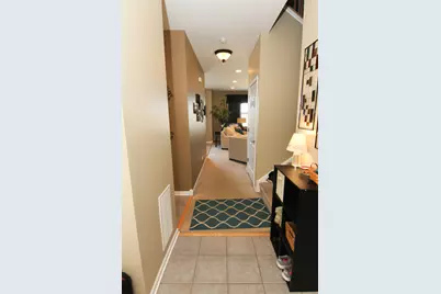 2930 Glacier Way #B, Wauconda, IL 60084 - Photo 2