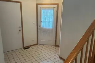 2482 Stoughton Cir, Aurora, IL 60502 - Photo 2