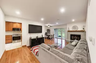 601 Country Ln, Des Plaines, IL 60016 - Photo 4