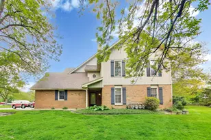 601 Country Ln, Des Plaines, IL 60016 - Photo 2