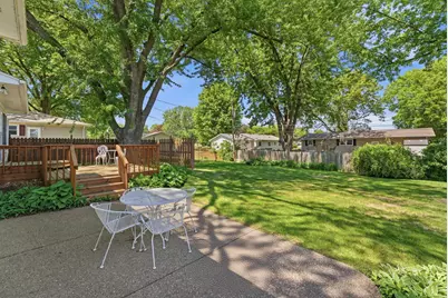 1912 E 31st Street, Davenport, IA 52807 - Photo 4