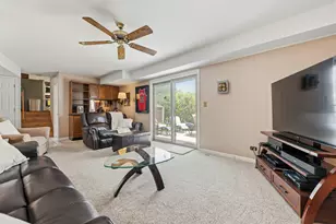415 Cypress Ct, Schaumburg, IL 60193 - Photo 14