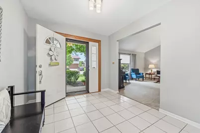 415 Cypress Court, Schaumburg, IL 60193 - Photo 4