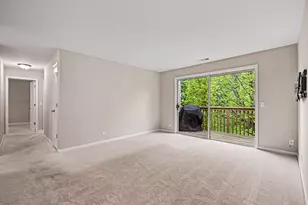 848 Chasefield Ln, Crystal Lake, IL 60014 - Photo 4