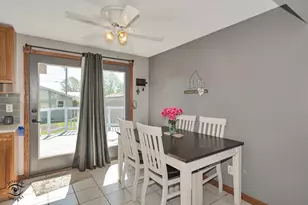 272 S Randolph Ave, Bradley, IL 60915 - Photo 6