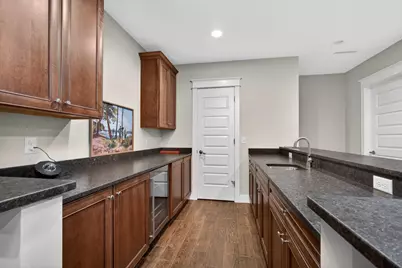 5700 Emily Road, Bettendorf, IA 52722 - Photo 40
