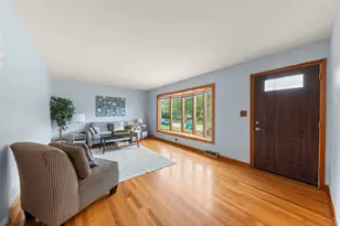 679 N West Rd, Lombard, IL 60148 - Photo 2