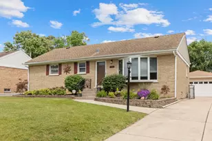 679 N West Rd, Lombard, IL 60148 - Photo 1