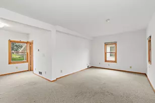 1302 State St, Dekalb, IL 60115 - Photo 4