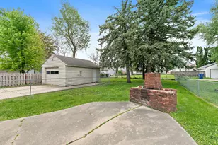1302 State St, Dekalb, IL 60115 - Photo 20