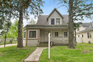 1302 State St, Dekalb, IL 60115 - Photo 1