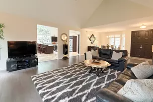 211 Ridge Ln, Lake in the Hills, IL 60156 - Photo 12