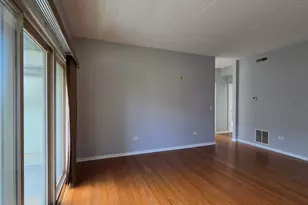 715 Astor Ln, Wheeling, IL 60090 - Photo 12