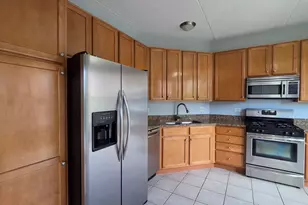 715 Astor Ln, Wheeling, IL 60090 - Photo 6