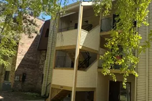 200 S Waters Edge Dr, Glendale Heights, IL 60139 - Photo 2