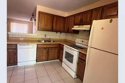 200 S Waters Edge Drive #202, Glendale Heights, IL 60139 - Photo 8