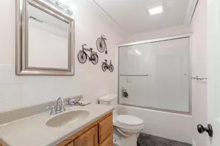 3018 Springfield Rd, East Peoria, IL 61611 - Photo 12