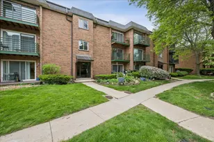 920 Casey Ct, Schaumburg, IL 60173 - Photo 1