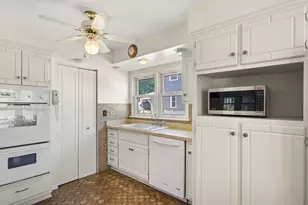 8434 W 50th St, McCook, IL 60525 - Photo 14
