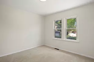 8434 W 50th St, McCook, IL 60525 - Photo 10