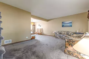 793 Santa Fe Ct, Carol Stream, IL 60188 - Photo 6
