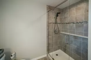 561 S Stone Brook Dr, Romeoville, IL 60446 - Photo 32