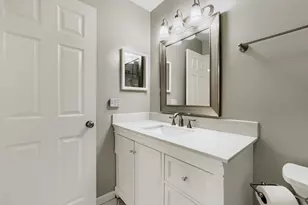 4092 Victoria Dr, Hoffman Estates, IL 60192 - Photo 18