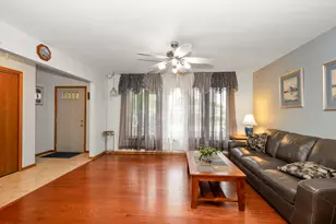 6877 177th St, Tinley Park, IL 60477 - Photo 4