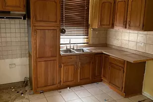 8148 S Blackstone Ave, Chicago, IL 60619 - Photo 4
