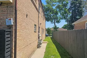 5330 S 73rd Ct, Summit, IL 60501 - Photo 6