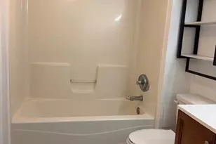 1005 W Taylor St, Bloomington, IL 61701 - Photo 10