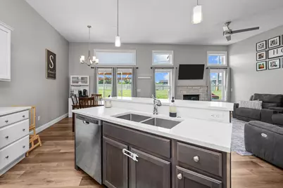 3550 Deckard Drive, Bettendorf, IA 52722 - Photo 14