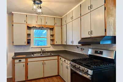 203 E Van Buren Street, Ottawa, IL 61350 - Photo 6