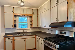 203 E Van Buren St, Ottawa, IL 61350 - Photo 6