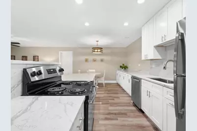 120 Lakeview Drive #417, Bloomingdale, IL 60108 - Photo 6