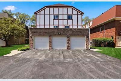 660 Ballantrae Drive #B, Northbrook, IL 60062 - Photo 4