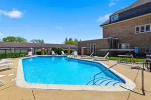 660 Ballantrae Dr, Northbrook, IL 60062 - Photo 26