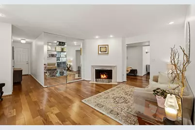 660 Ballantrae Drive #B, Northbrook, IL 60062 - Photo 14