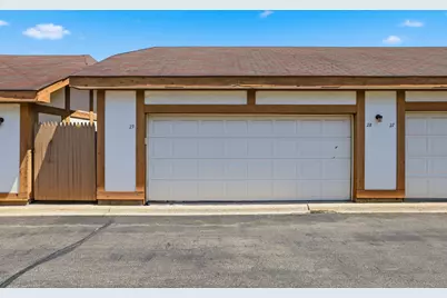 660 Ballantrae Drive #B, Northbrook, IL 60062 - Photo 28