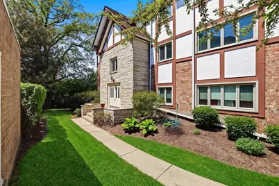 660 Ballantrae Drive #B, Northbrook, IL 60062 - Photo 1