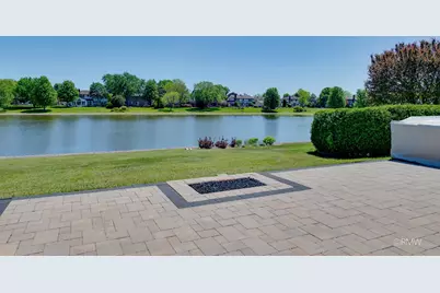 1245 Biscayne Drive, Elk Grove Village, IL 60007 - Photo 2