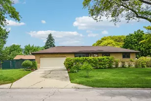 306 Poplar Ave, Bensenville, IL 60106 - Photo 2