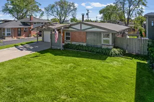 820 Lawler Ave, Wilmette, IL 60091 - Photo 2