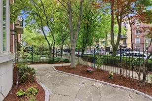 1209 W Roscoe St, Chicago, IL 60657 - Photo 40