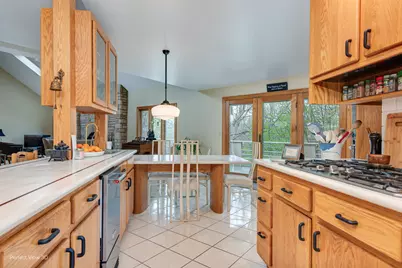 38W710 Bonnie Court, Saint Charles, IL 60175 - Photo 12