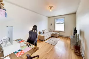 2345 W Glenlake Ave, Chicago, IL 60659 - Photo 14