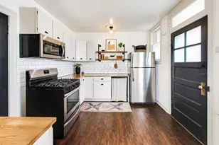 2345 W Glenlake Ave, Chicago, IL 60659 - Photo 8