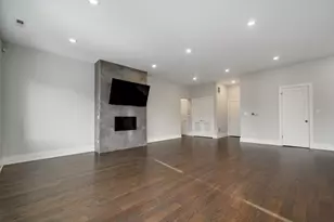 3016 W Belmont Ave, Chicago, IL 60618 - Photo 4